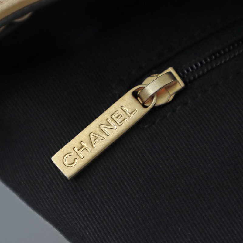 拉鏈頭 CHANEL 字樣