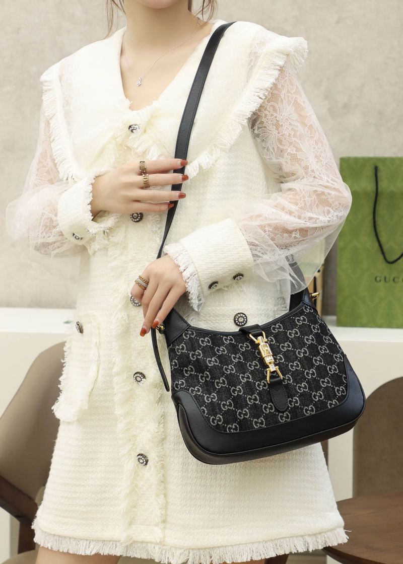 Gucci Jackie 1961 丹寧手袋 上身 9 張 實拍 7