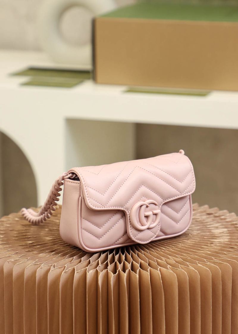 Gucci GG Marmont 肩背包 粉 實拍 5
