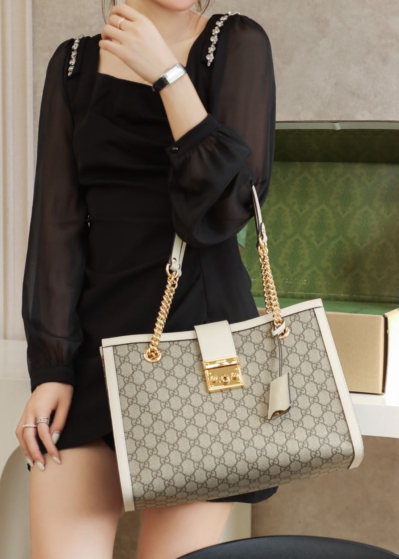 Gucci Padlock GG Supreme 中號手袋 上身 2 實拍 2