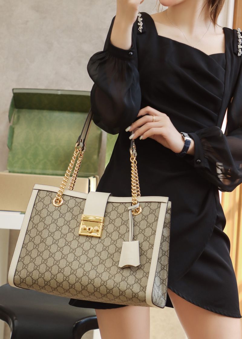 Gucci Padlock GG Supreme 中號手袋 上身 2 實拍 5