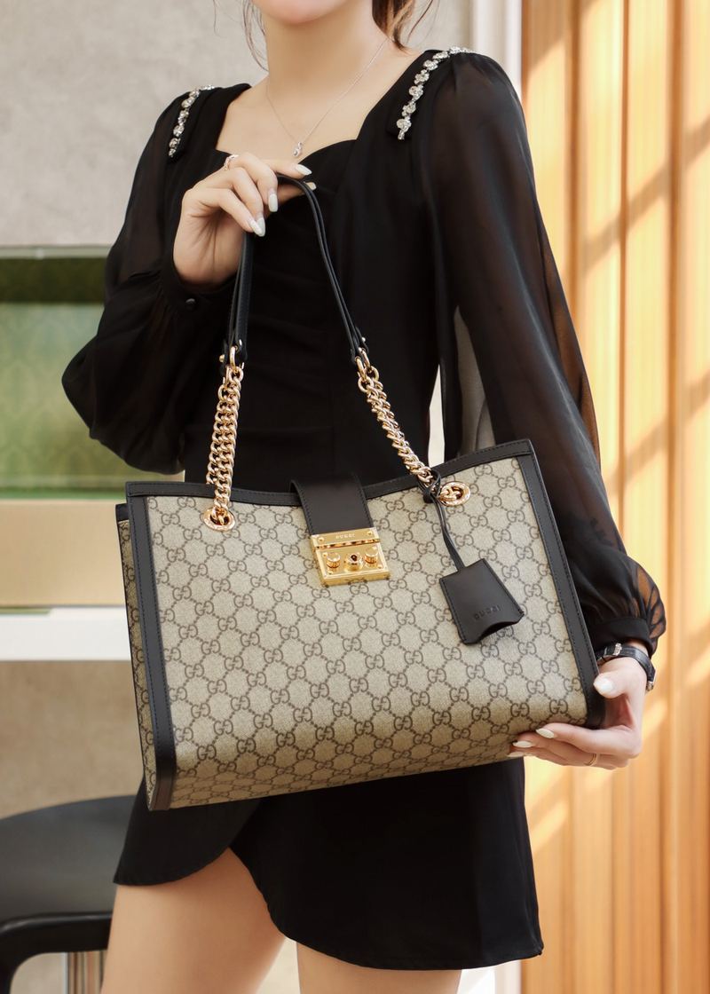 Gucci Padlock GG Supreme 中號手袋 上身 3 實拍 1