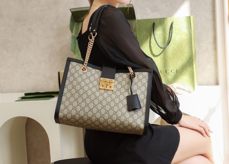 Gucci Padlock GG Supreme 中號手袋 上身 3 實拍 6