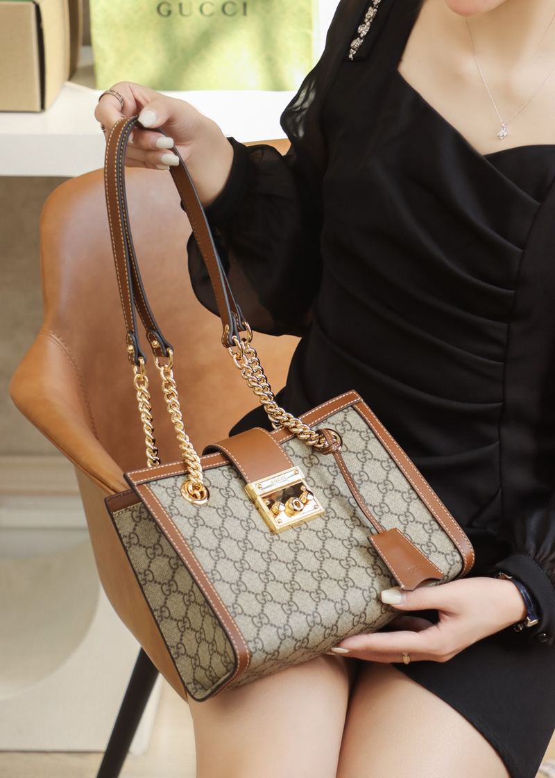 Gucci Padlock GG Supreme 小號手袋 上身 1 實拍 2