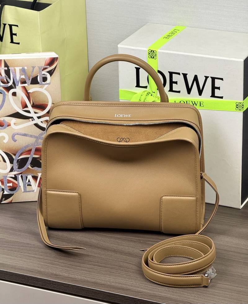 Loewe Amazona 180 中號 摩卡色 實拍 1