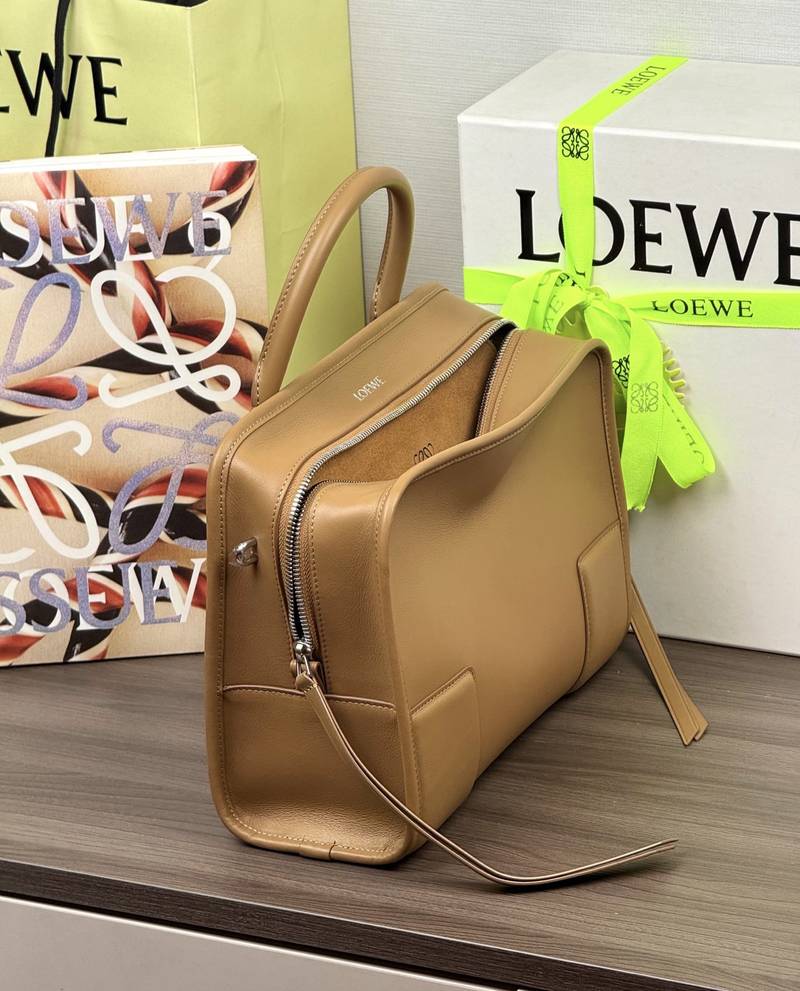 Loewe Amazona 180 中號 摩卡色 實拍 2