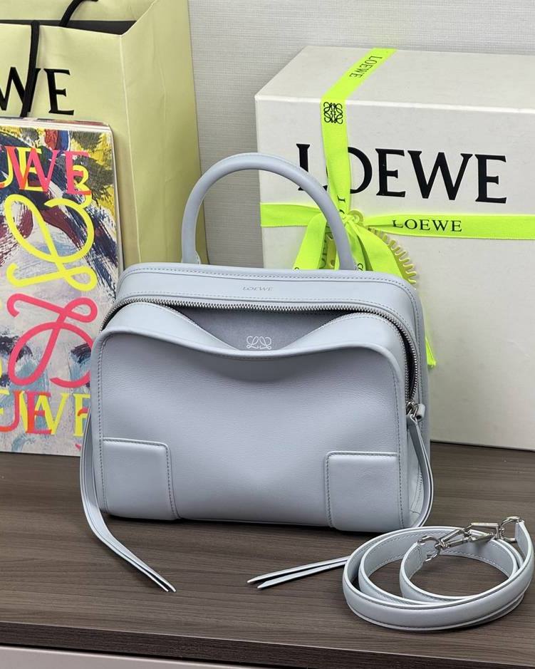 Loewe Amazona 180 小號 霧霾藍 / Mist Blue 實拍 1