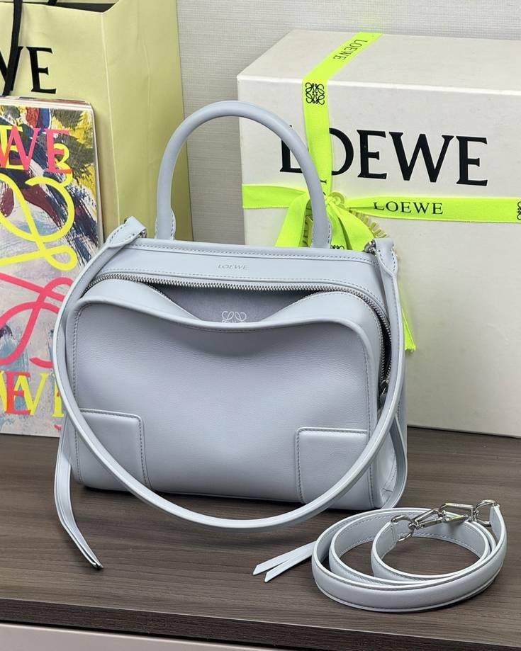 Loewe Amazona 180 小號 霧霾藍 / Mist Blue 實拍 2