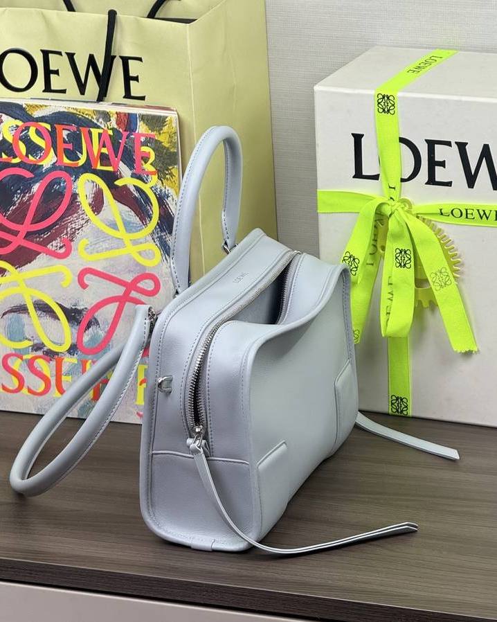 Loewe Amazona 180 小號 霧霾藍 / Mist Blue 實拍 3