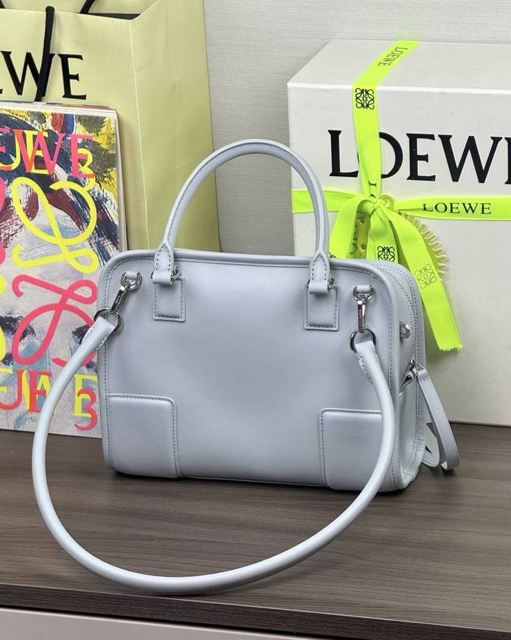 Loewe Amazona 180 小號 霧霾藍 / Mist Blue 實拍 4