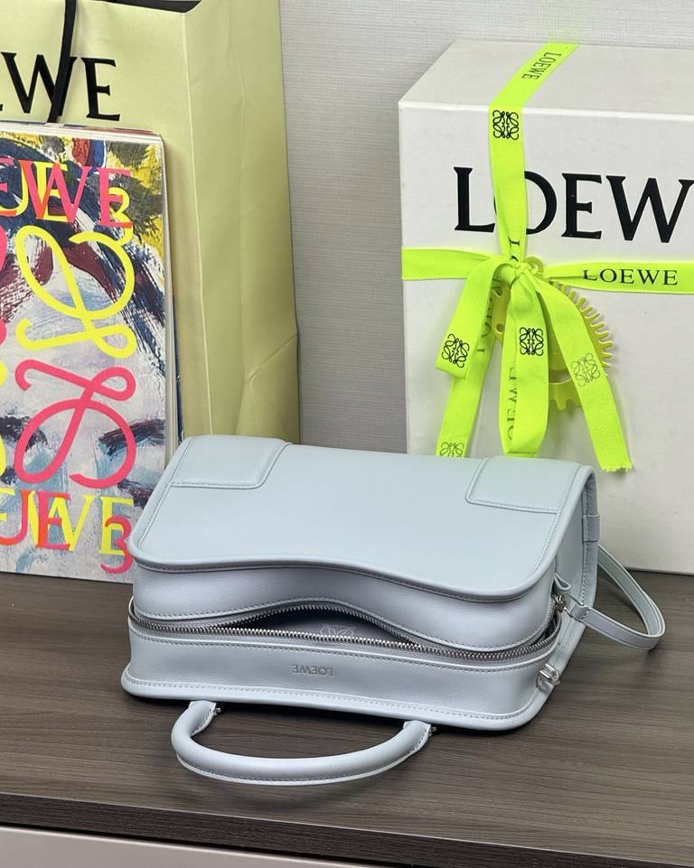 Loewe Amazona 180 小號 霧霾藍 / Mist Blue 實拍 5