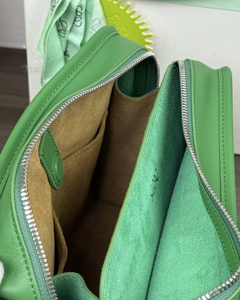 Loewe Amazona 180 小號 四葉草綠 / Clover Green 實拍 7