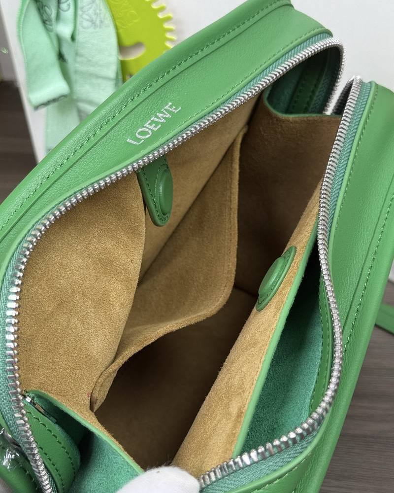 Loewe Amazona 180 小號 四葉草綠 / Clover Green 實拍 9
