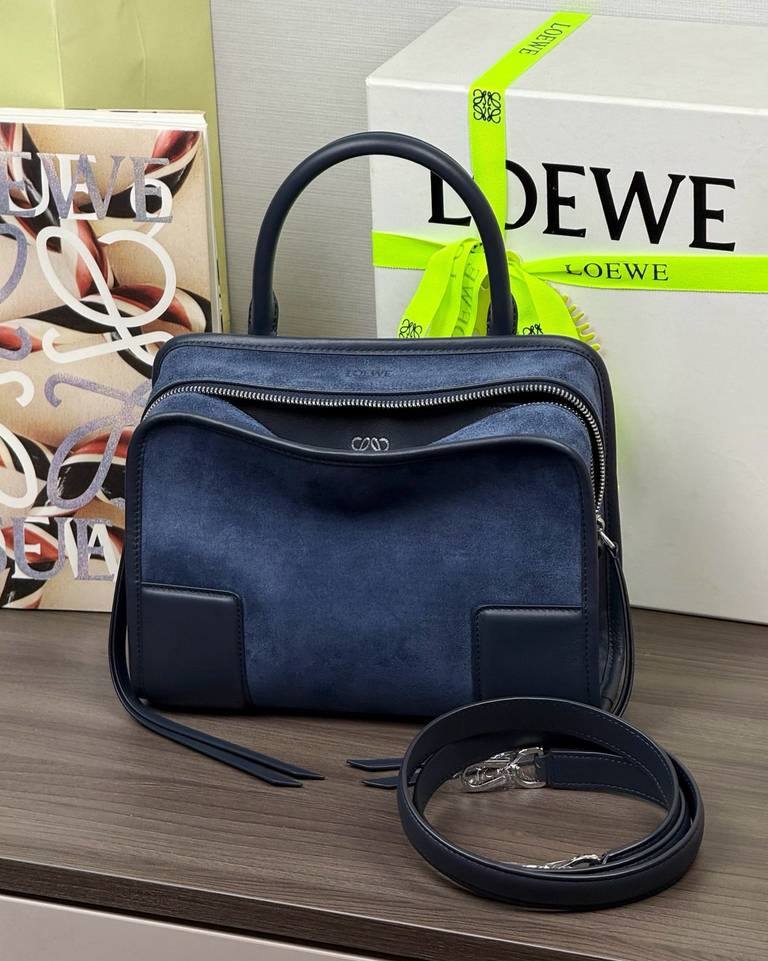 Loewe Amazona 180 小號 深海軍藍 / Navy（絨面） 實拍 1