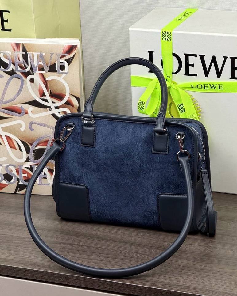 Loewe Amazona 180 小號 深海軍藍 / Navy（絨面） 實拍 3