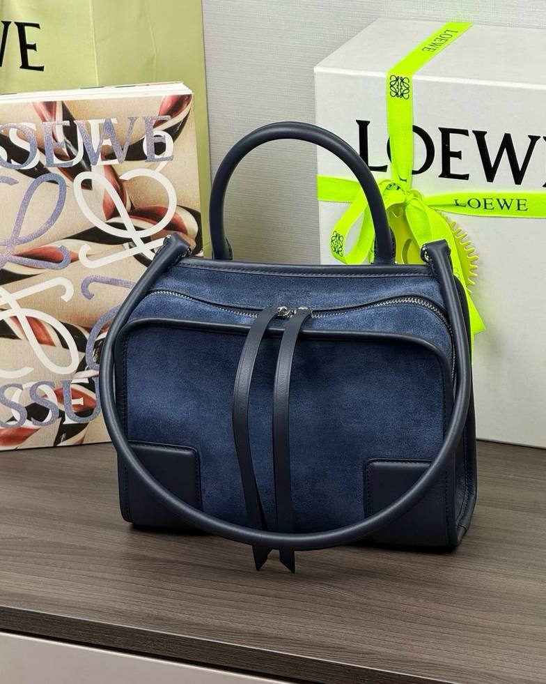 Loewe Amazona 180 小號 深海軍藍 / Navy（絨面） 實拍 5