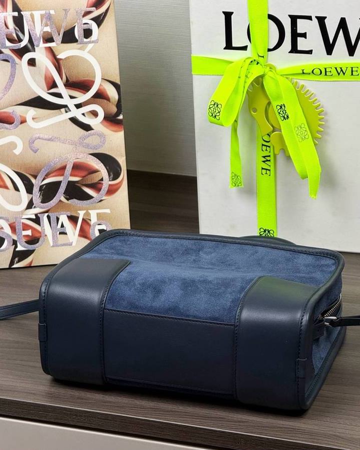 Loewe Amazona 180 小號 深海軍藍 / Navy（絨面） 實拍 7