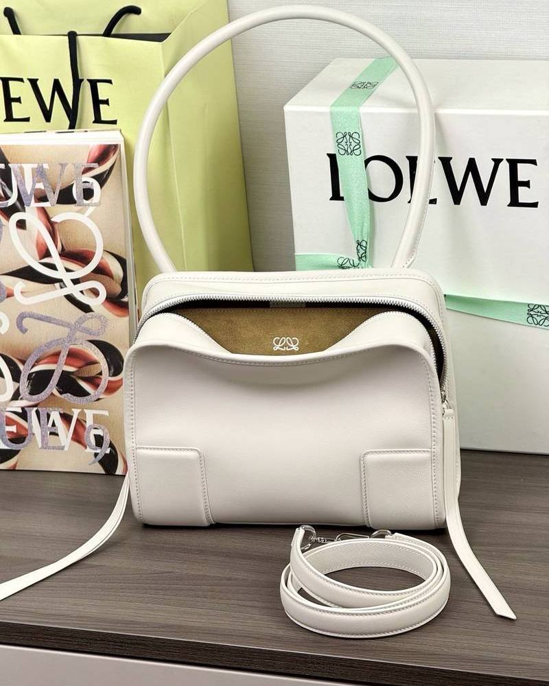 Loewe Amazona 180 小號 白色 / White 實拍 2