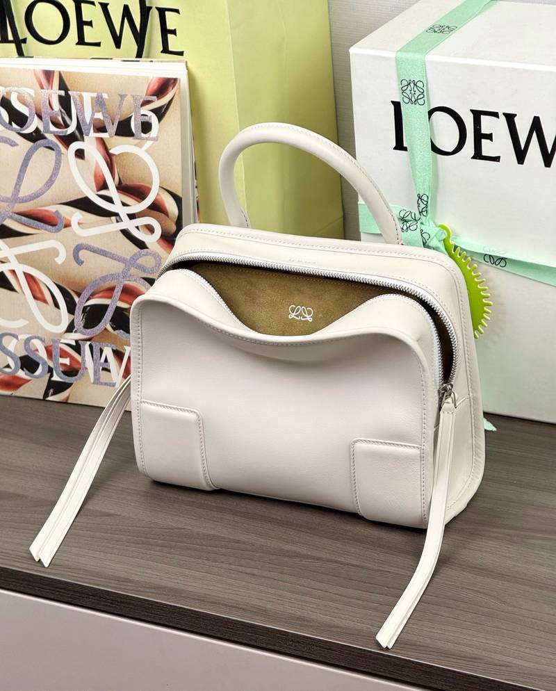 Loewe Amazona 180 小號 白色 / White 實拍 3