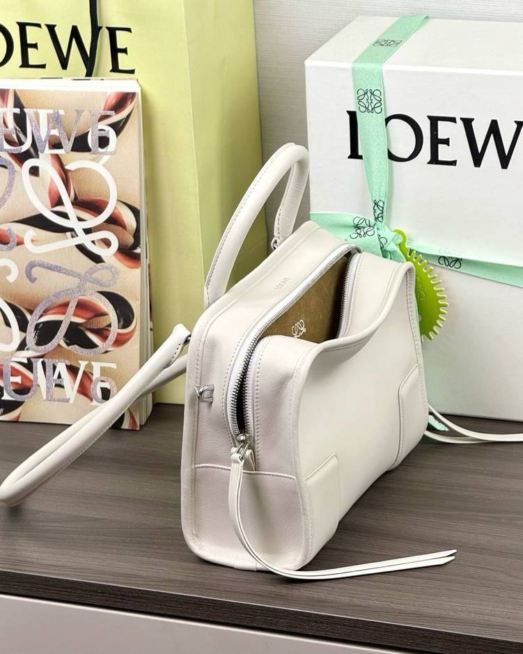 Loewe Amazona 180 小號 白色 / White 實拍 4
