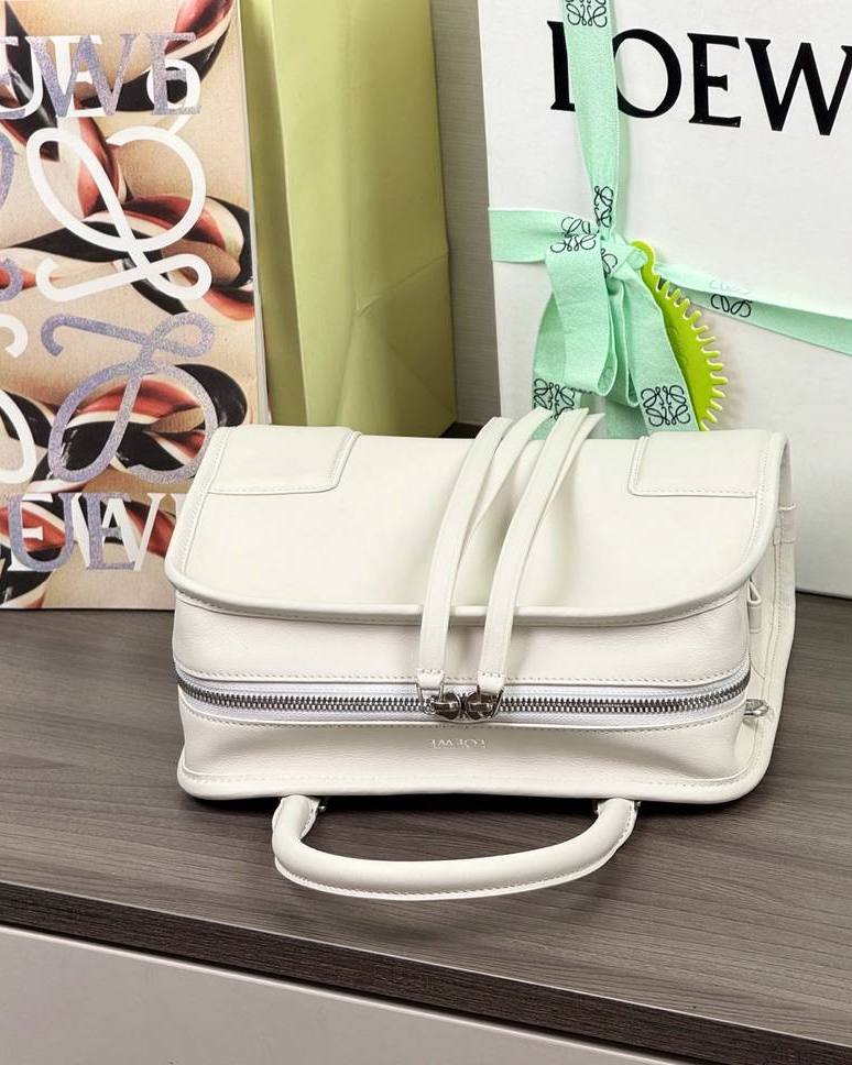 Loewe Amazona 180 小號 白色 / White 實拍 8