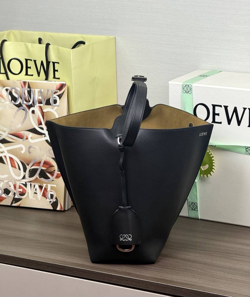 Loewe Bilbao 水桶 中號 黑色 / Black 實拍 5