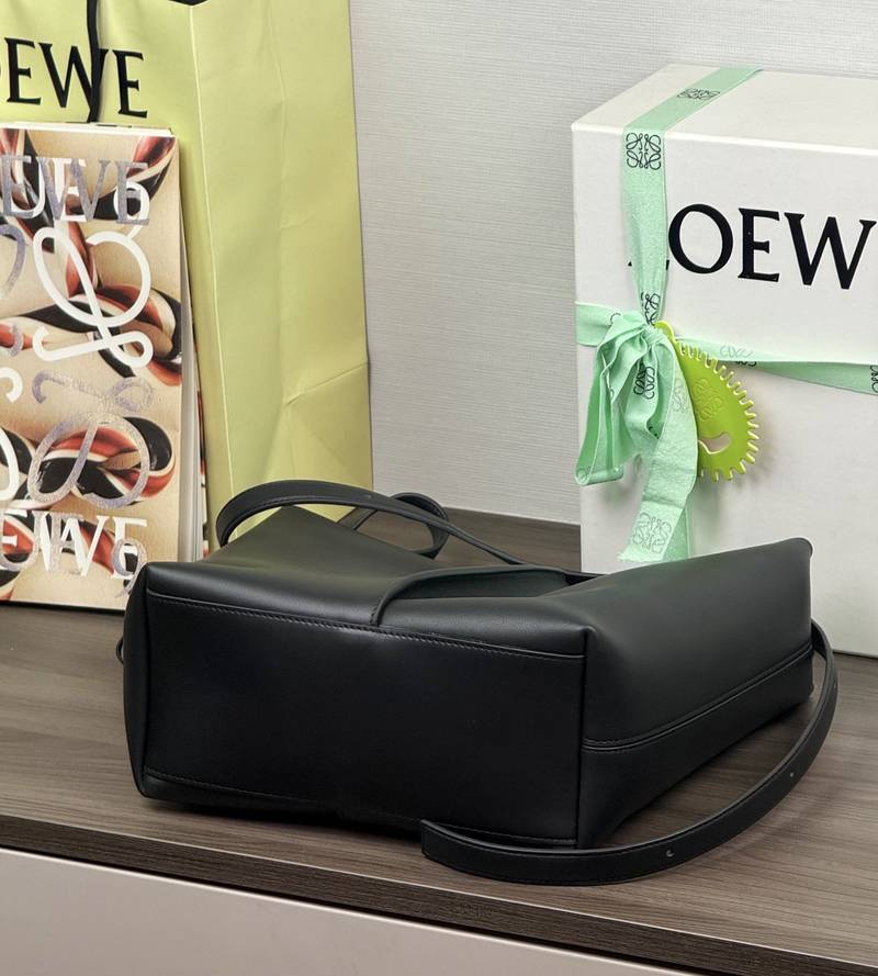 Loewe Bilbao 水桶 中號 黑色 / Black 實拍 6