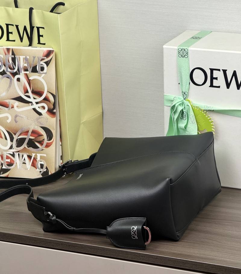 Loewe Bilbao 水桶 中號 黑色 / Black 實拍 7