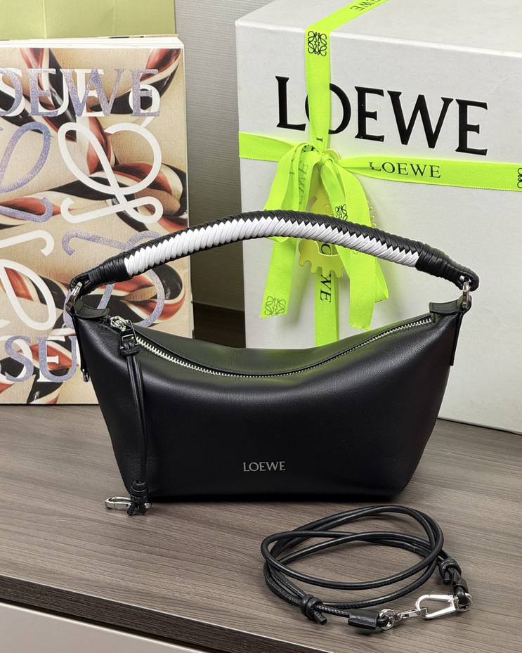 Loewe Cala 迷你手袋 黑色 / Black 實拍 1