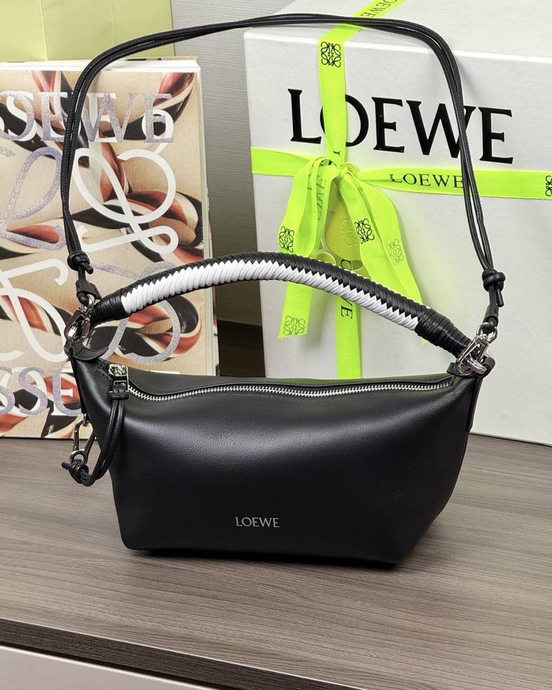 Loewe Cala 迷你手袋 黑色 / Black 實拍 2