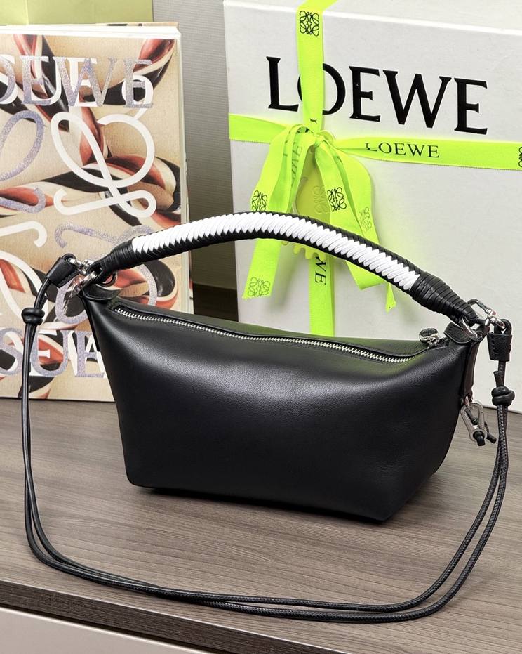 Loewe Cala 迷你手袋 黑色 / Black 實拍 4