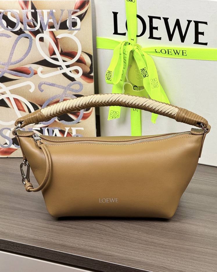 Loewe Cala 迷你手袋 摩卡 / Mocha 實拍 6