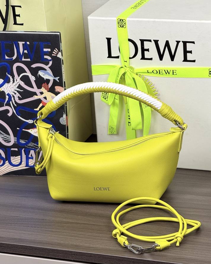 Loewe Cala 迷你手袋 檸檬黃 / Lemon 實拍 1