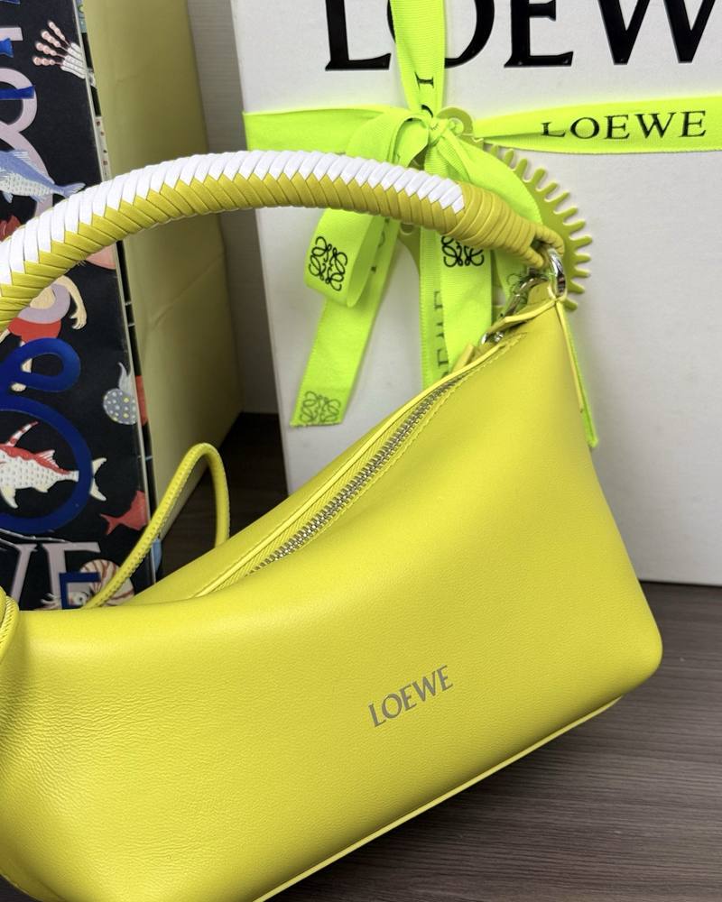 Loewe Cala 迷你手袋 檸檬黃 / Lemon 實拍 7