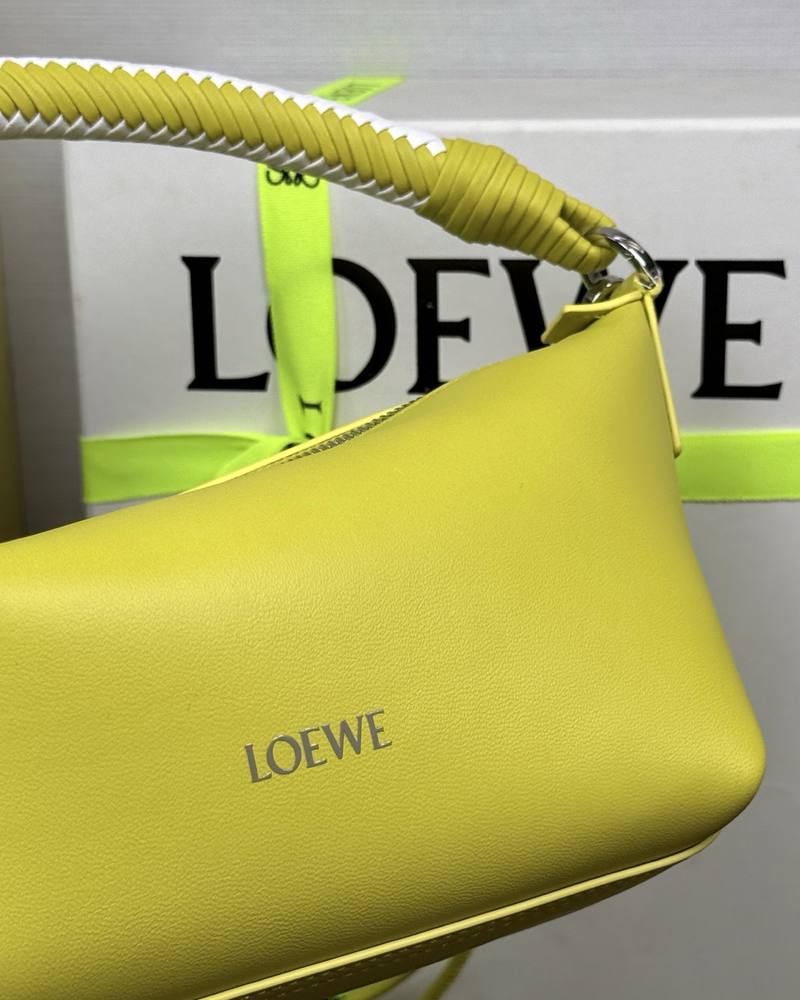 Loewe Cala 迷你手袋 檸檬黃 / Lemon 實拍 8