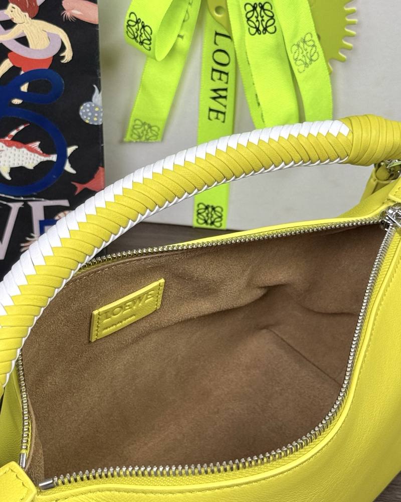 Loewe Cala 迷你手袋 檸檬黃 / Lemon 實拍 9