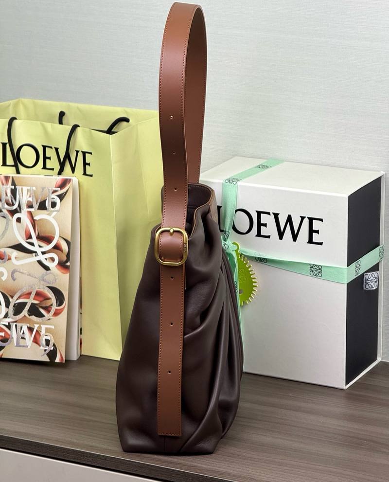 Loewe Draped 手袋 布朗尼深棕 / Dark Chestnut 實拍 3