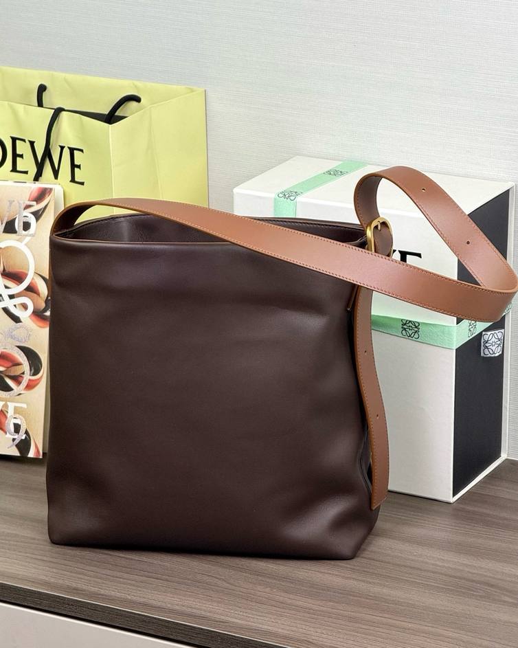 Loewe Draped 手袋 布朗尼深棕 / Dark Chestnut 實拍 4