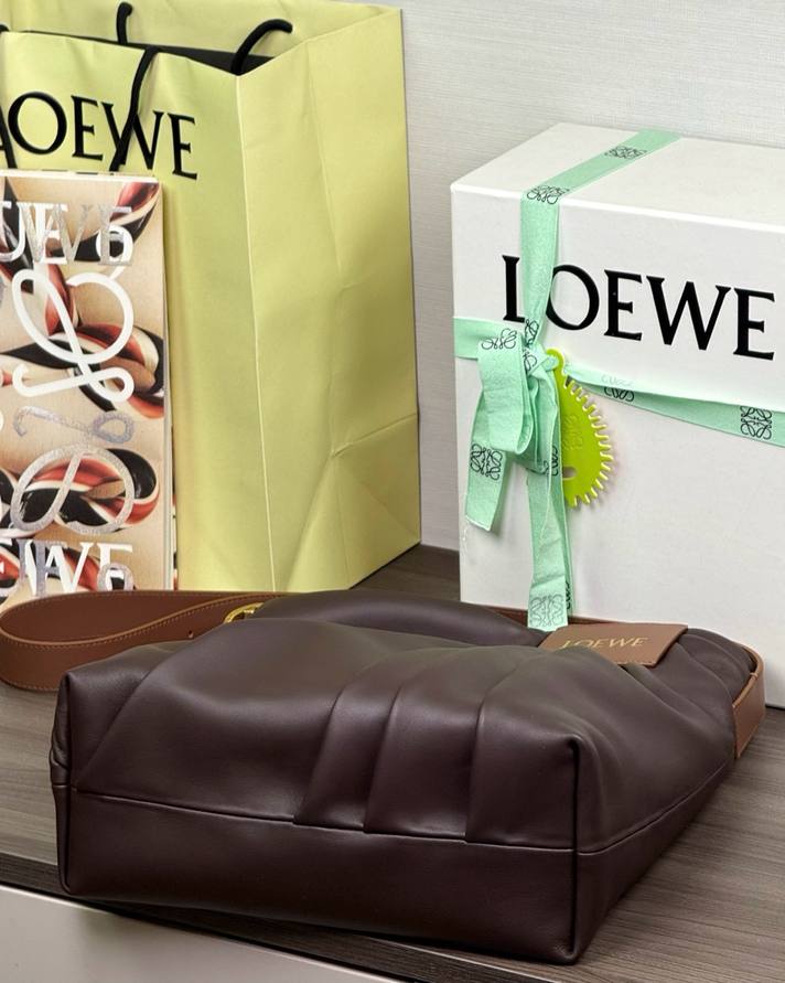 Loewe Draped 手袋 布朗尼深棕 / Dark Chestnut 實拍 6