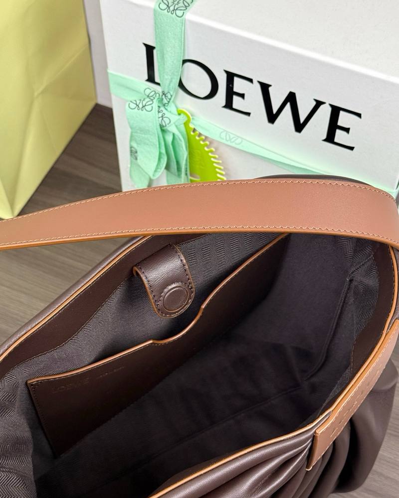 Loewe Draped 手袋 布朗尼深棕 / Dark Chestnut 實拍 8