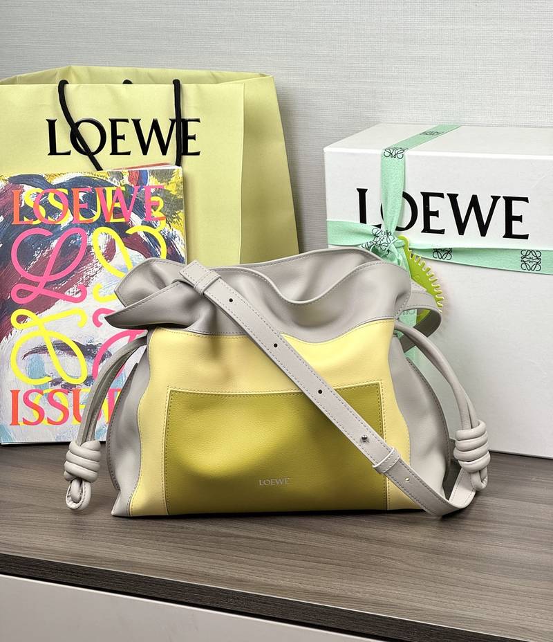 Loewe Flamenco 中號 淺灰 / Ash 實拍 1