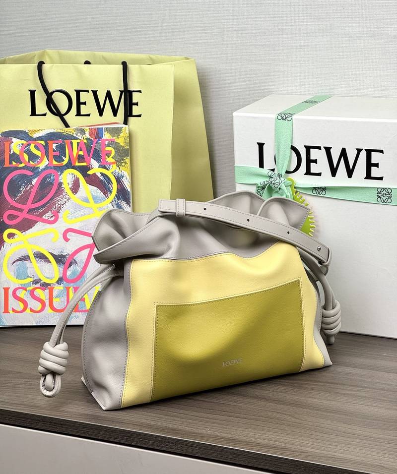 Loewe Flamenco 中號 淺灰 / Ash 實拍 2