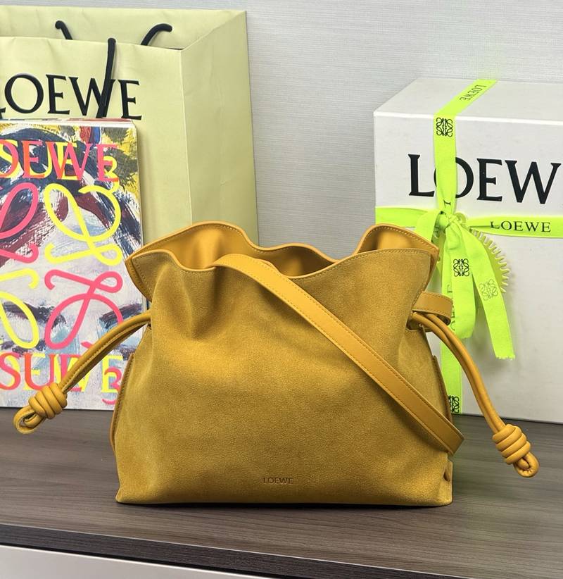 Loewe Flamenco 中號 赭黃 / Ochre（絨面） 實拍 1