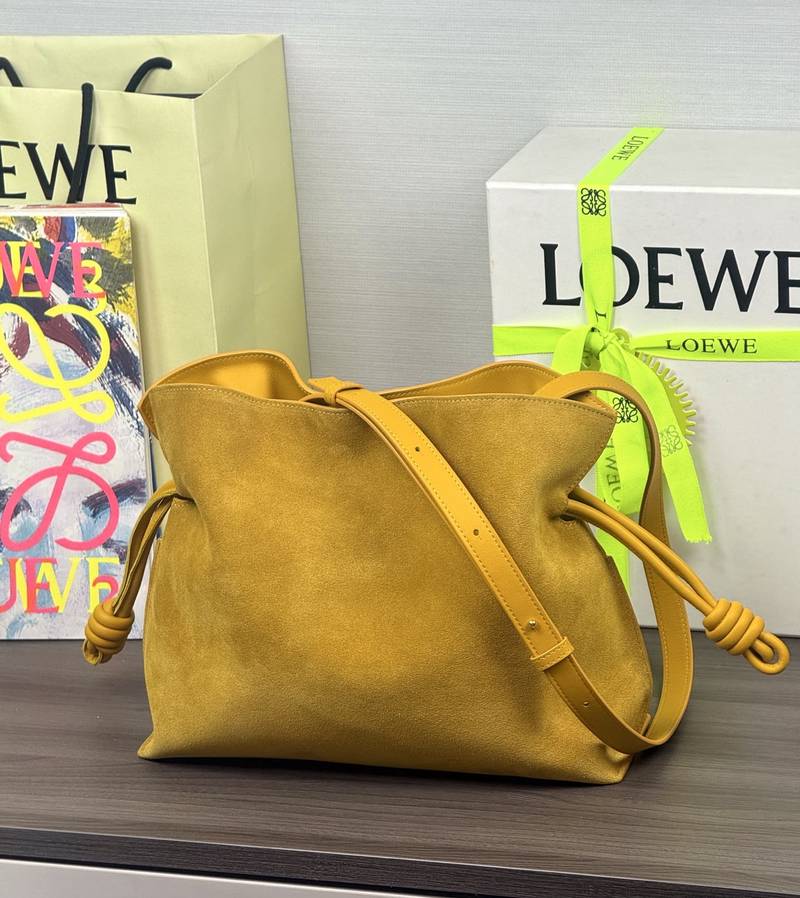 Loewe Flamenco 中號 赭黃 / Ochre（絨面） 實拍 4