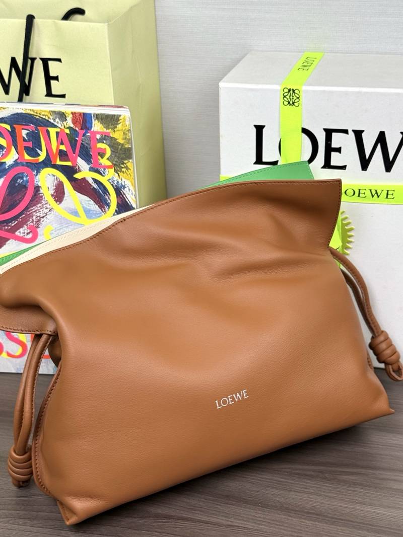 Loewe Flamenco 中號 焦糖棕 / Caramel（撞色綠內裡） 實拍 8