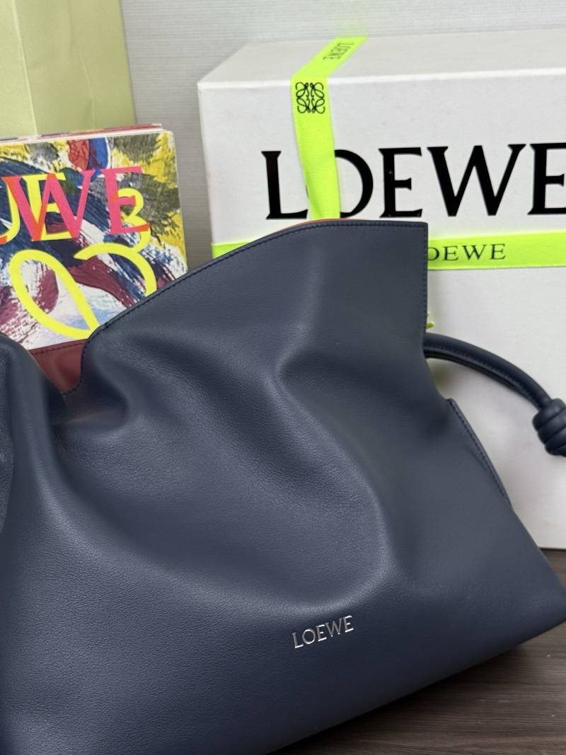 Loewe Flamenco 中號 深海軍藍 / Navy（撞色棕紅內裡） 實拍 7