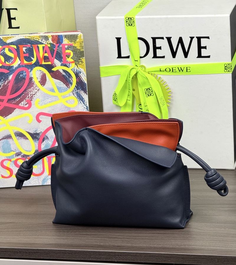 Loewe Flamenco 迷你手袋 深邃藍（深海軍藍） 實拍 4