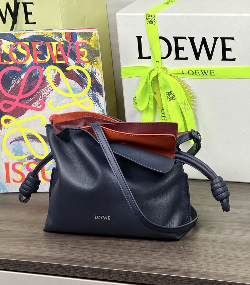 Loewe Flamenco 迷你手袋 深邃藍（深海軍藍） 實拍 5