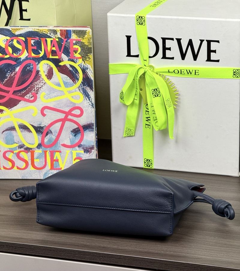Loewe Flamenco 迷你手袋 深邃藍（深海軍藍） 實拍 6