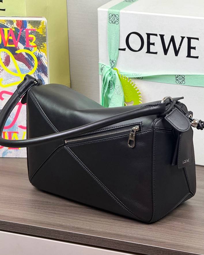 Loewe Featherlight Puzzle 中號 黑色 / Black 實拍 5